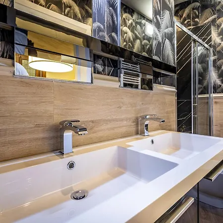 Yd Bright And Luxury Art